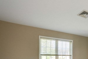 Stonington Park - 3 Bed Unit - Living Room Stonington Park Apartments – Living Room – Getzville Area – Appliances Included - 24 Hour Emergency Maintenance – Fireplace - Balcony – Carpeting - Pet Friendly - Garages – Ask for a Tour - Basic FIOS