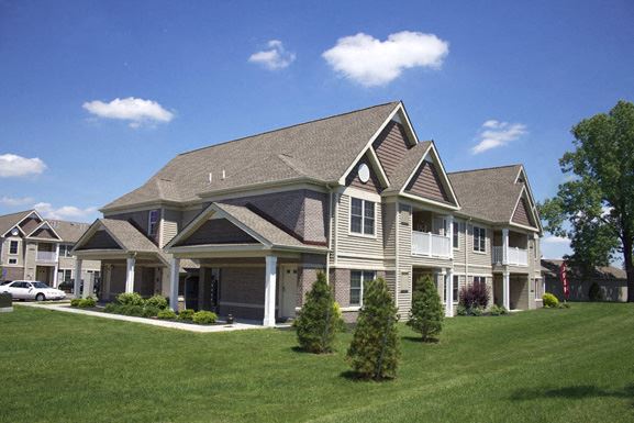Deer Lakes Apartments Amherst - Exterior - Photo Gallery 1