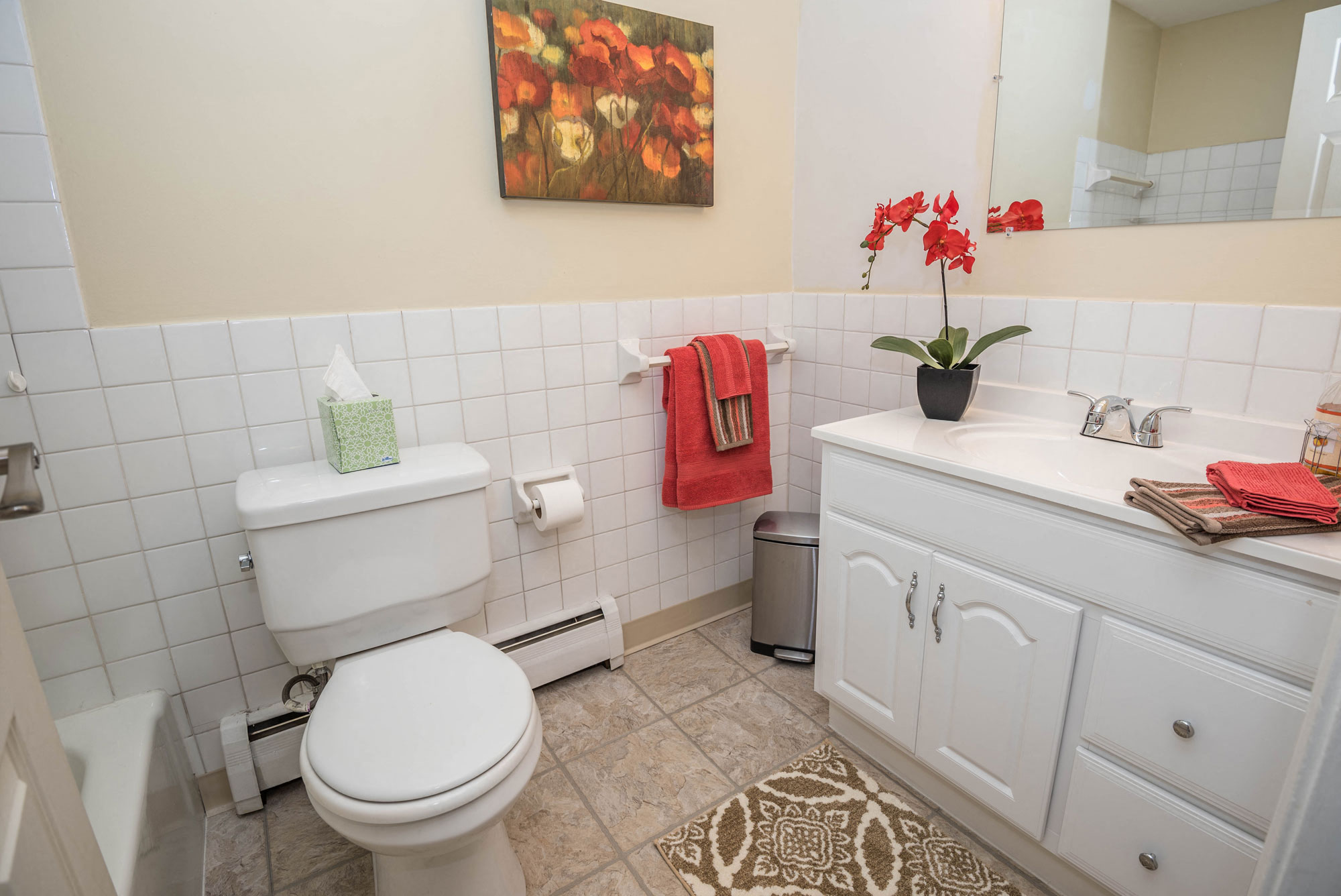 Olde Towne Village Apartments – Bathroom – Appliances Included - 24 Hour Emergency Maintenance – Ask for a Tour - Pet Friendly