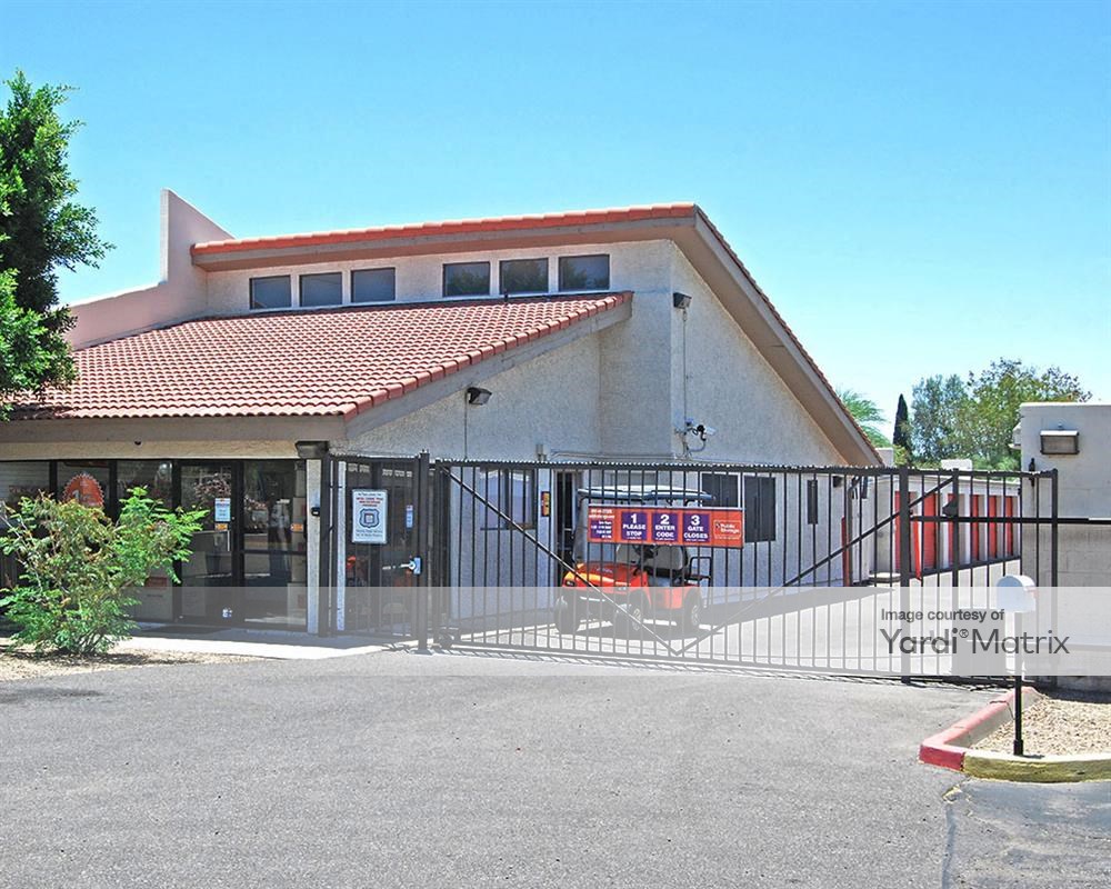 We Have Closed Circuit Surveillence At Storage West Val Vista Lakes So You Can Rest Easy Self Storage Vista Lake