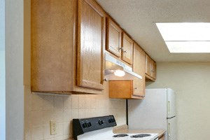 London Towne - 1 Bed Unit - Kitchen - All Appliances Included London Towne Apartments – Kitchen - Appliances Included - 24 Hour Emergency Maintenance - Garbage Disposal – Dishwasher - Ask for a Tour - Pet Friendly