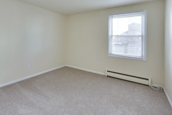 London Towne Apartments – One-bedroom, One-full Bath Units in Amherst New York - Ask for a Tour - Pet Friendly