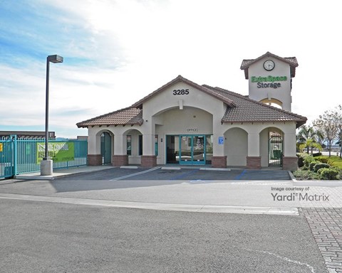 Storage Units for Rent available at 3285 North Locust Avenue, Rialto, CA 92377