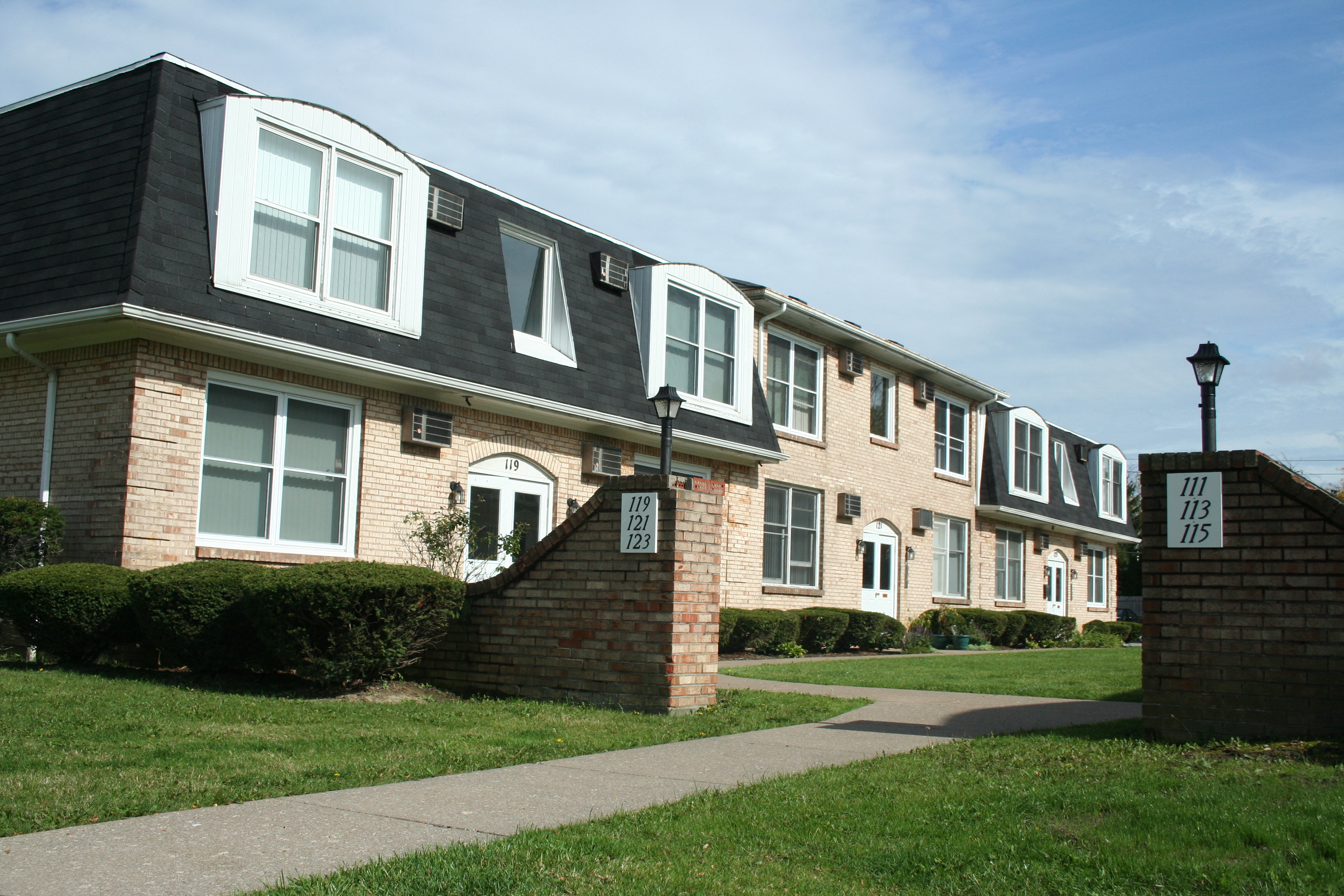 Peppertree Village Apartments Amherst Apartments For Rent