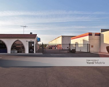 Storage Units for Rent available at 2421 North Black Canyon Hwy, Phoenix, AZ 85009