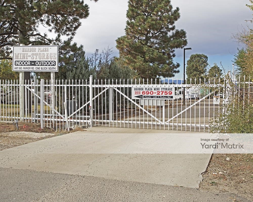 Storage Units for Rent available at 4411 South Parker Road, Aurora, CO 80015 - Photo Gallery 2