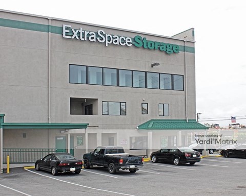 Storage Units for Rent available at 5855 West Centinela Avenue, Los Angeles, CA 90045