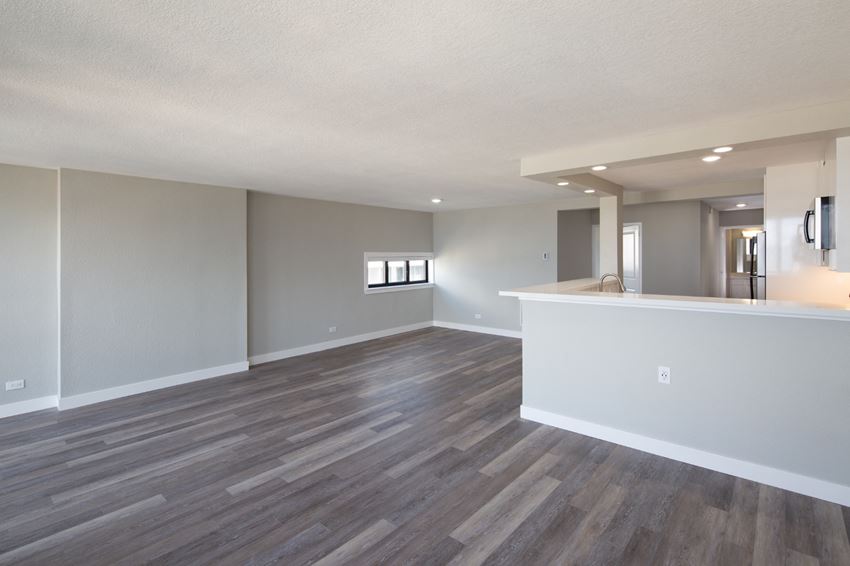 2000 Broadway Street Apartments