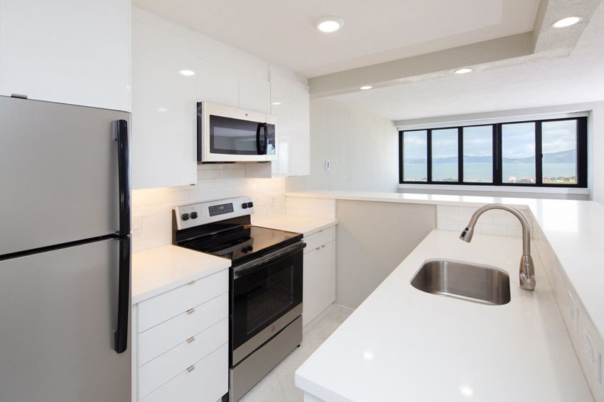 2000 Broadway Street Apartments