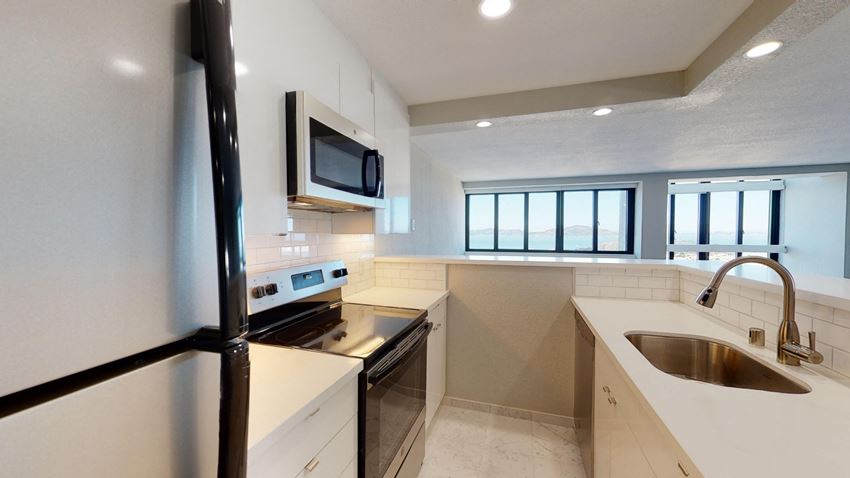 2000 Broadway Street Apartments