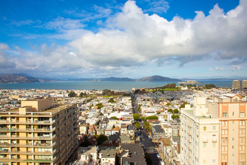 2000 Broadway Street Apartments