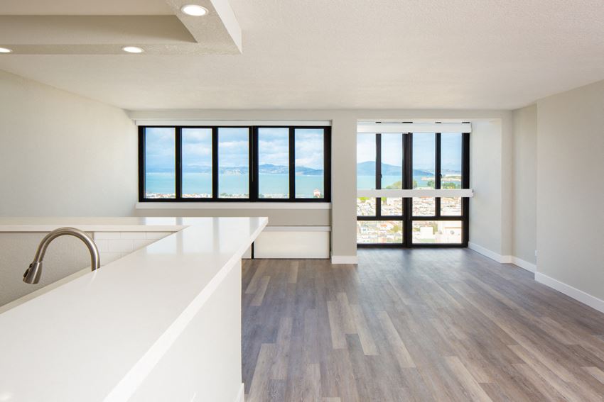 2000 Broadway Street Apartments