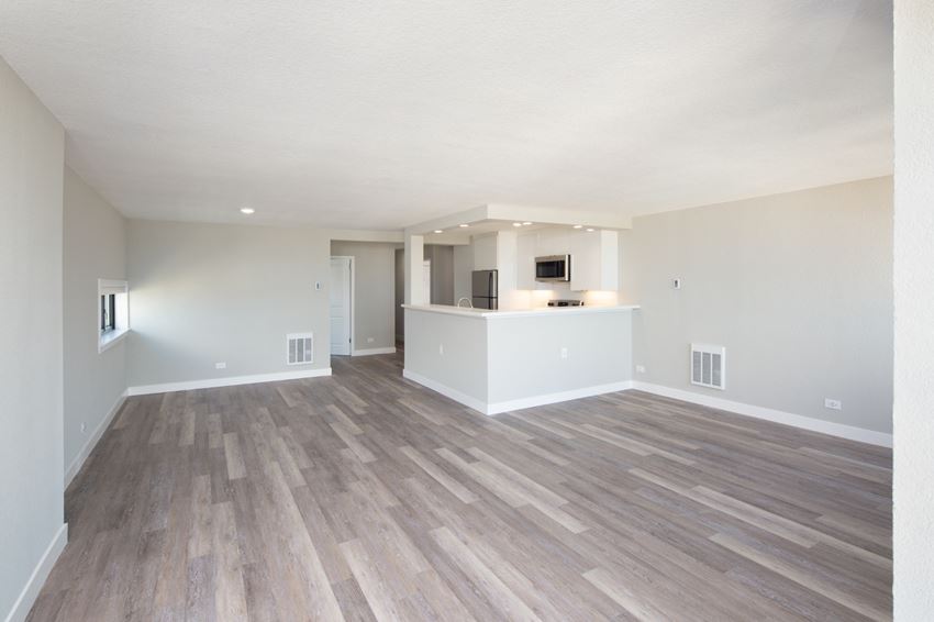 2000 Broadway Street Apartments