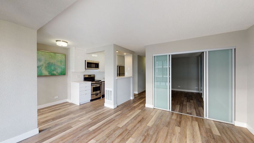 2000 Broadway Street Apartments