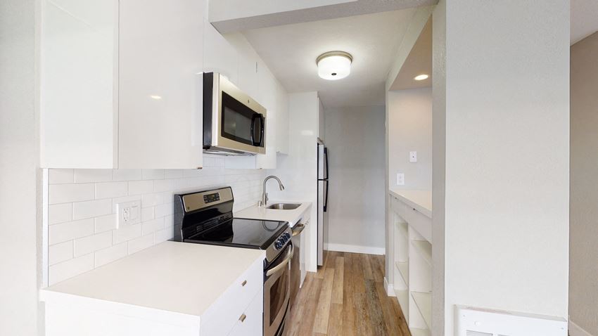 2000 Broadway Street Apartments