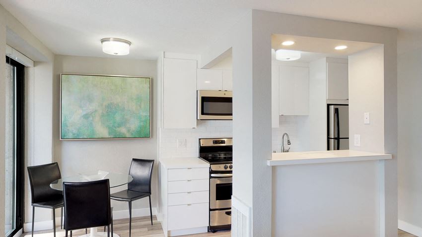 2000 Broadway Street Apartments