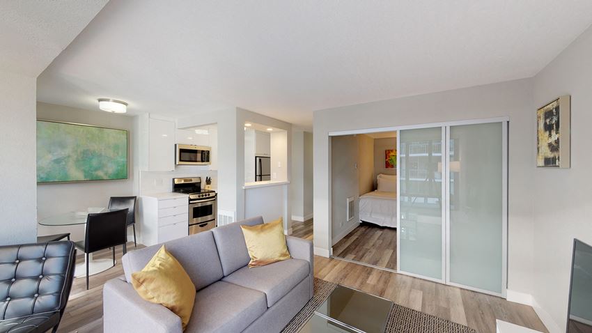 2000 Broadway Street Apartments