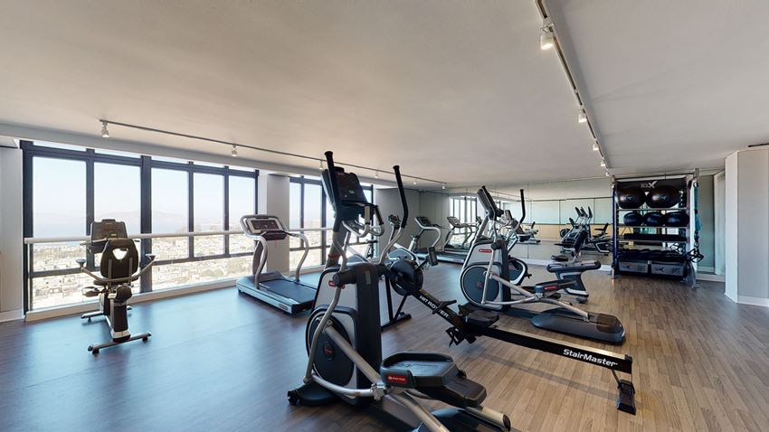 2000 Broadway Street Apartments