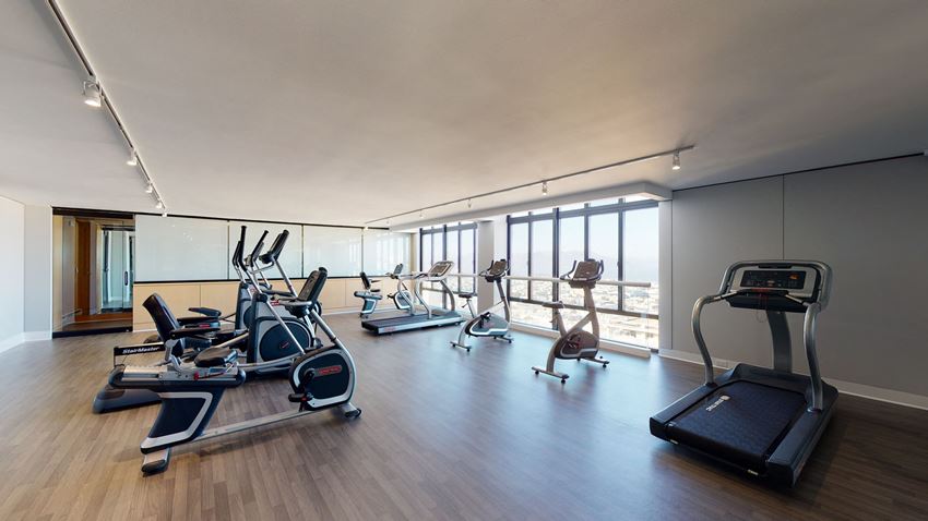 2000 Broadway Street Apartments