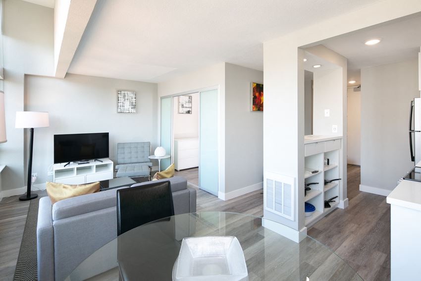 2000 Broadway Street Apartments