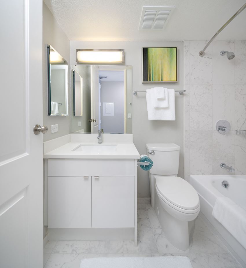 2000 Broadway Street Apartments