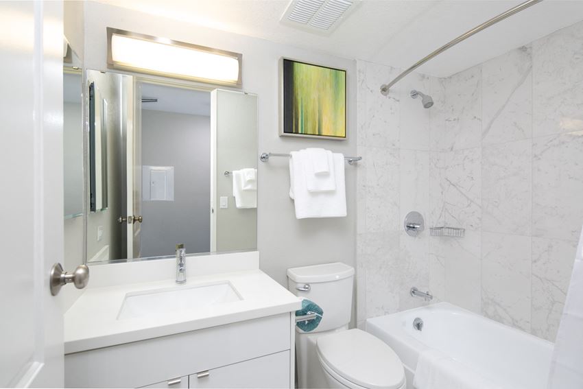 2000 Broadway Street Apartments