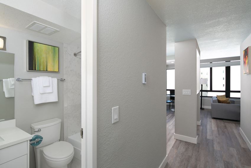 2000 Broadway Street Apartments