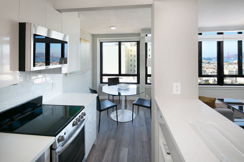 2000 Broadway Street Apartments