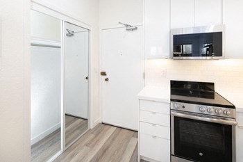 2133 Stockton Street Studio-1 Bed Apartment for Rent - Photo Gallery 5