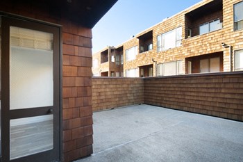 2133 Stockton Street Studio-1 Bed Apartment for Rent - Photo Gallery 6