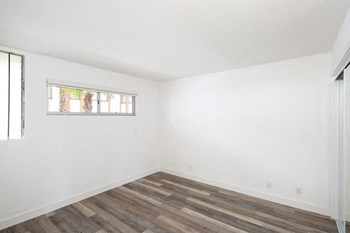 230 Dolores St. 1 Bed Apartment for Rent - Photo Gallery 6