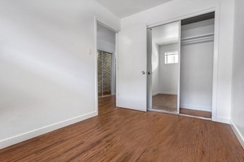230 Dolores St. 1 Bed Apartment for Rent - Photo Gallery 2
