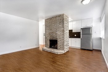 230 Dolores St. 1 Bed Apartment for Rent - Photo Gallery 5