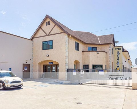 Storage Units for Rent available at 6742 Westminster Blvd, Westminster, CA 92683