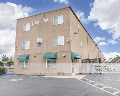 Storage Units for Rent available at 1671 Edinger Avenue, Tustin, CA 92780