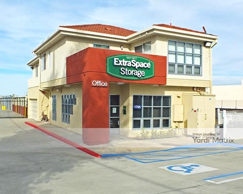 Storage Units for Rent available at 1705 South State College Blvd, Anaheim, CA 92806