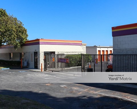Storage Units for Rent available at 4460 Del Amo Blvd, Torrance, CA 90503