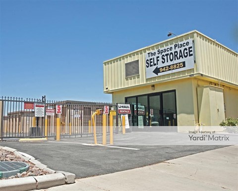 Storage Units for Rent available at 825 West Avenue L12, Lancaster, CA 93534