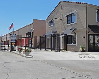 Storage Units for Rent available at 2480 Middlefield Road, Redwood City, CA 94063