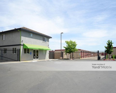 Storage Units for Rent available at 8870 Fruitridge Road, Sacramento, CA 95826