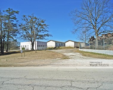 Storage Units for Rent available at 348 Bay Street, Fairburn, GA 30213 Photo Gallery 1