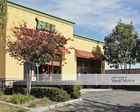 Storage Units for Rent available at 900 South Raymond Avenue, Fullerton, CA 92831