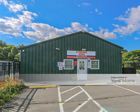Storage Units for Rent available at 8131 East Main Street, Marshall, VA 20115