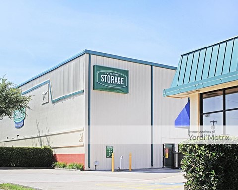 Storage Units for Rent available at 5431 Lemmon Avenue, Dallas, TX 75209