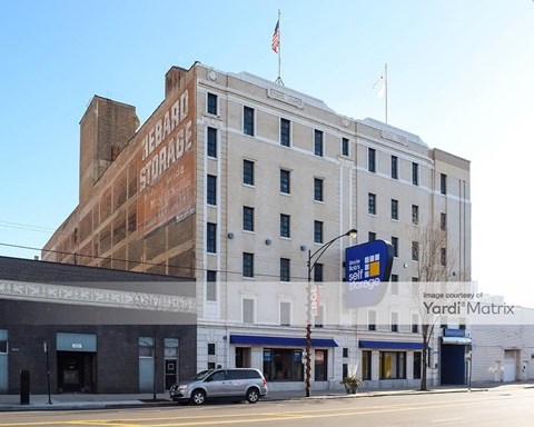 Storage Units for Rent available at 6331 North Broadway Street, Chicago, IL 60660