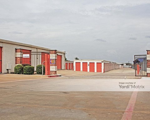 Storage Units for Rent available at 1212 North Duncanville Road, Duncanville, TX 75116