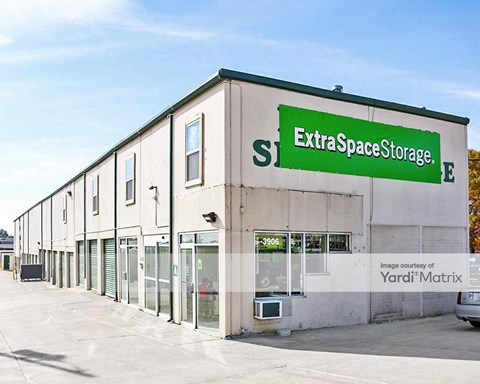 Storage Units for Rent available at 3906 West Airport Fwy, Irving, TX 75062