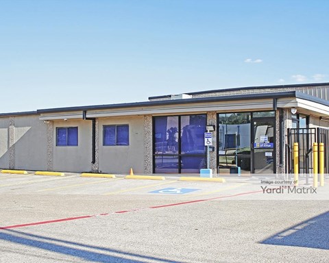 Storage Units for Rent available at 1606 Plantation Road, Dallas, TX 75235