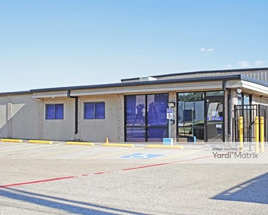 Storage Units for Rent available at 1606 Plantation Road, Dallas, TX 75235 - Photo Gallery 1