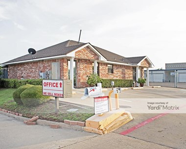 Storage Units for Rent available at 2453 Midway Road, Carrollton, TX 75006